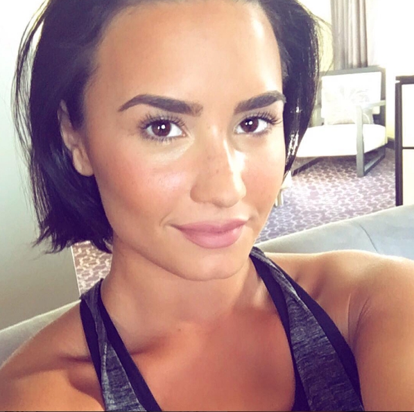 emi Lovato je neoficiálnou