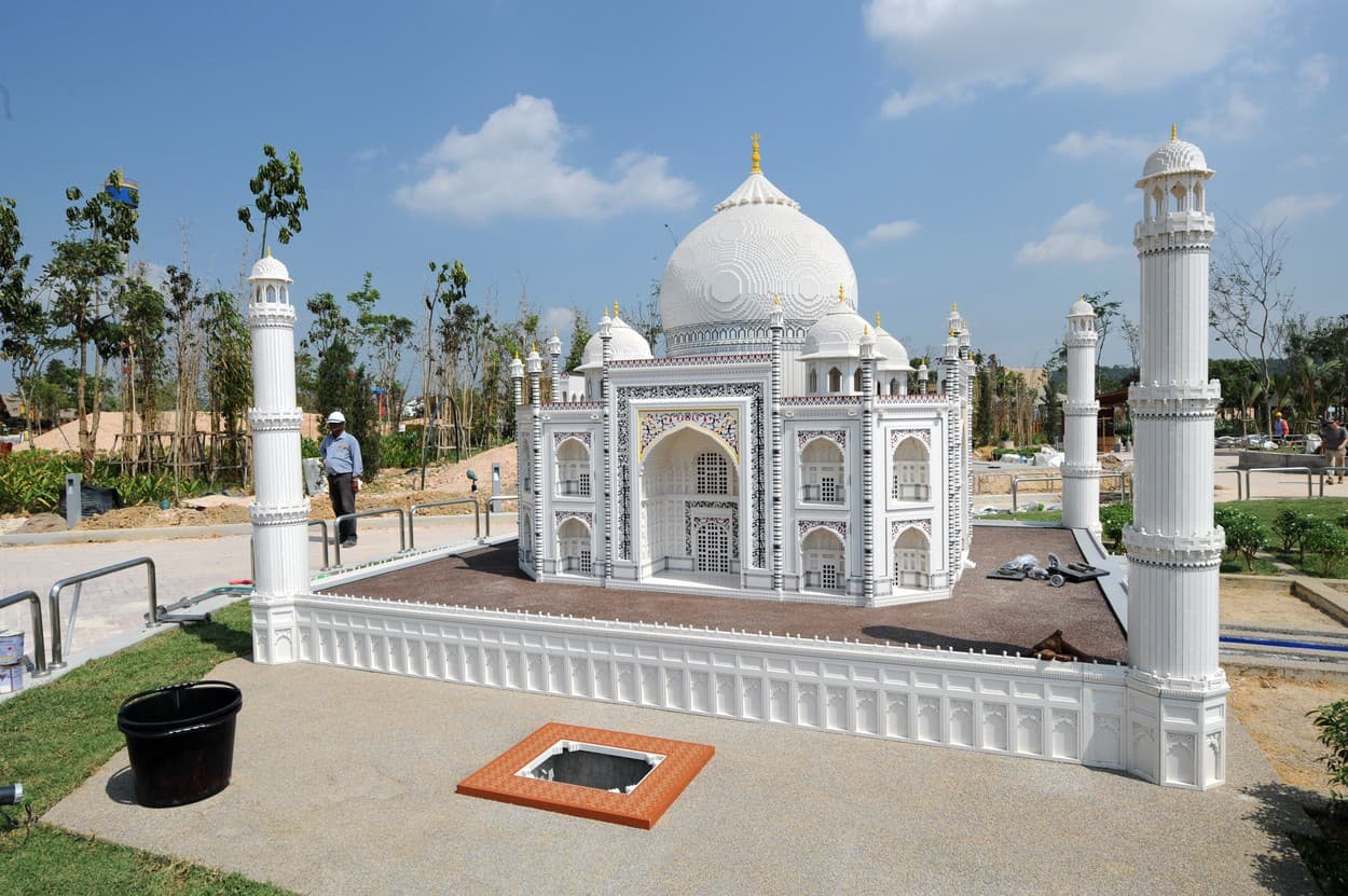Stavba Taj Mahal vyrobená