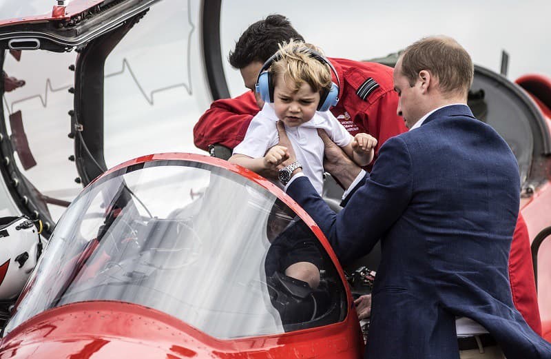 Malý George vďaka otcovi