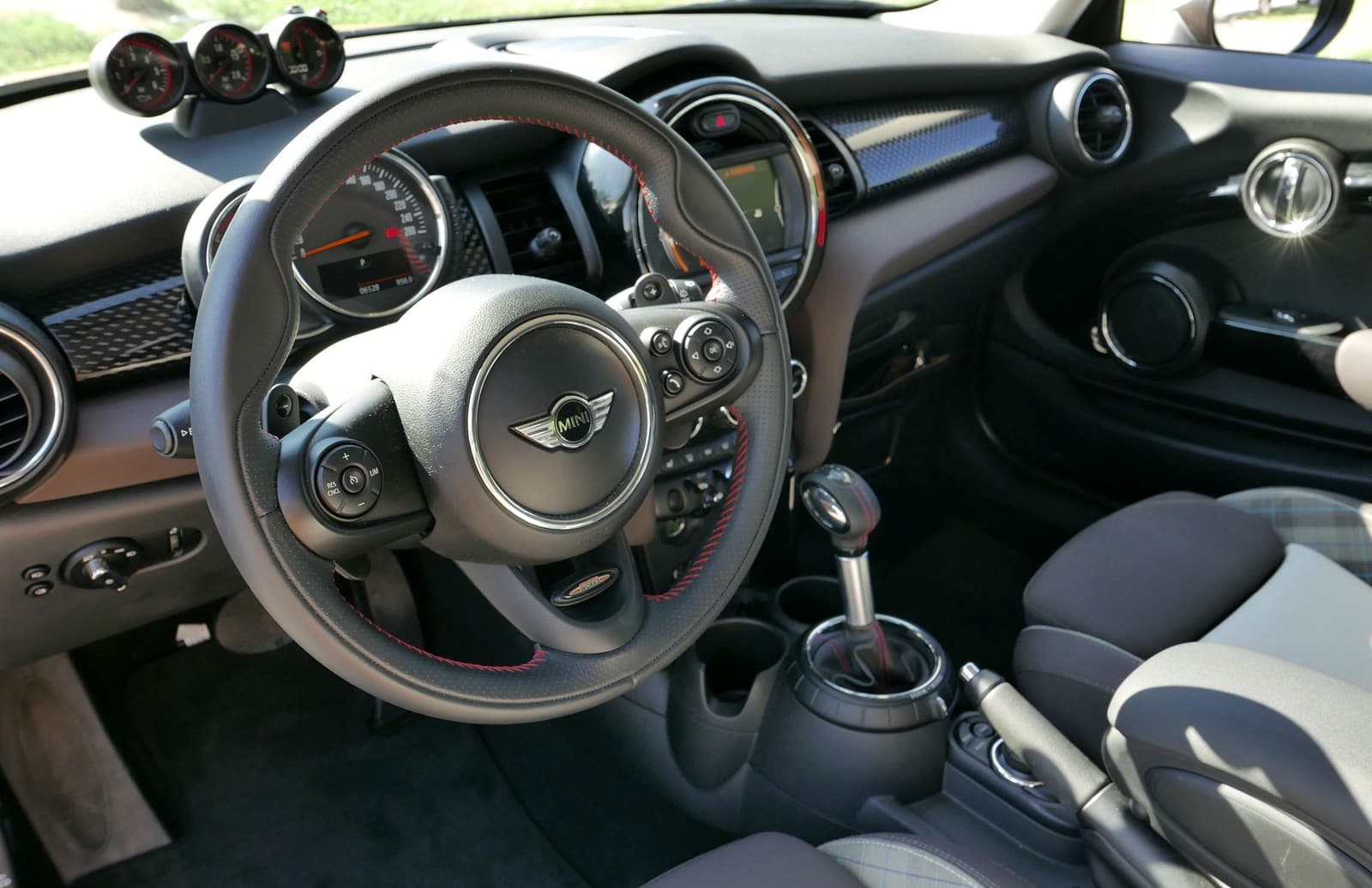 Interiér nového MINI Cooper