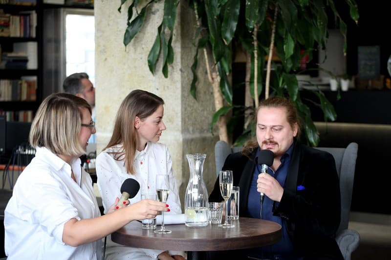 Manažérka Zora Husarčíková, moderátorka