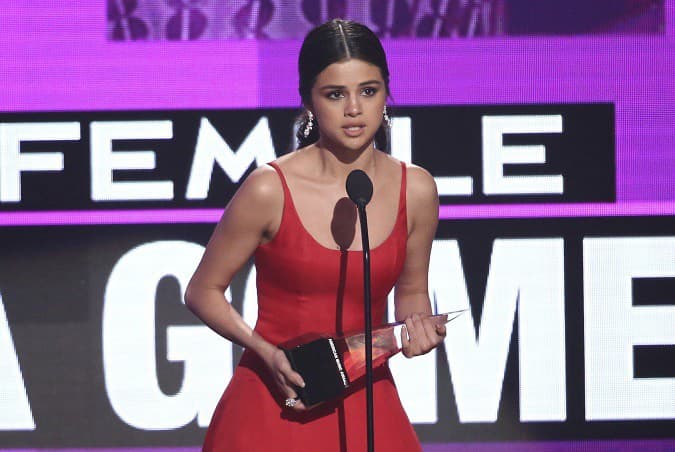 Selena svojim vzhľadom pripomínala