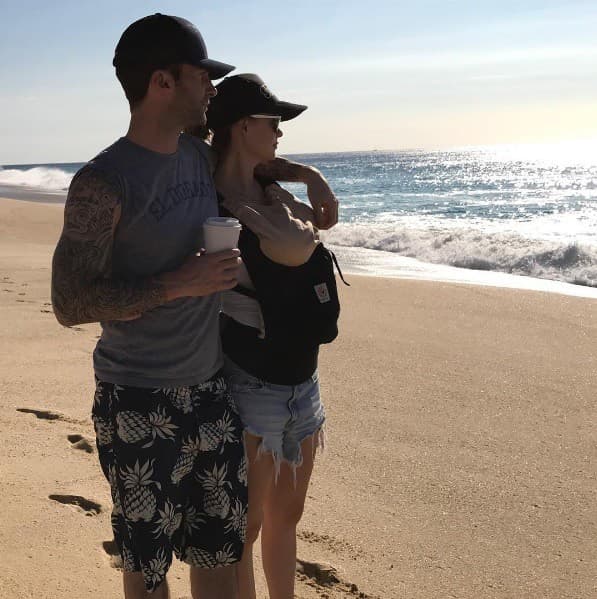 Adam a Behati majú