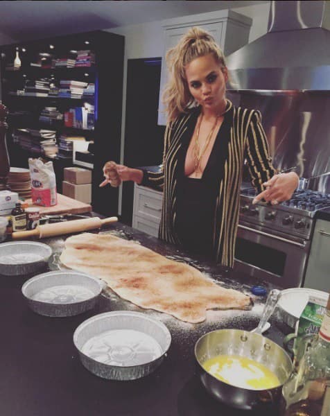 Chrissy Teigen rafinovane skombinovala