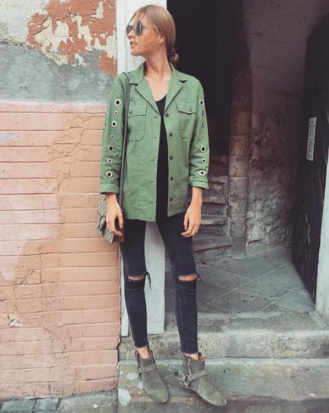 Nežná modelka preferuje ležérny