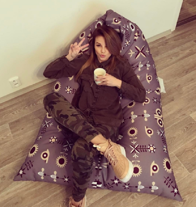 Monika vyzerá dokonale takmer