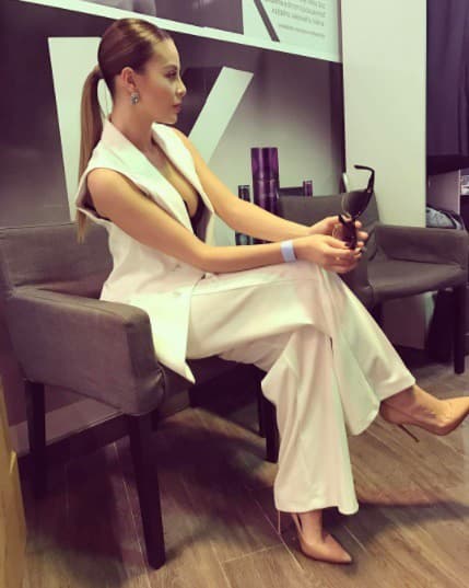 Biele široké nohavice a