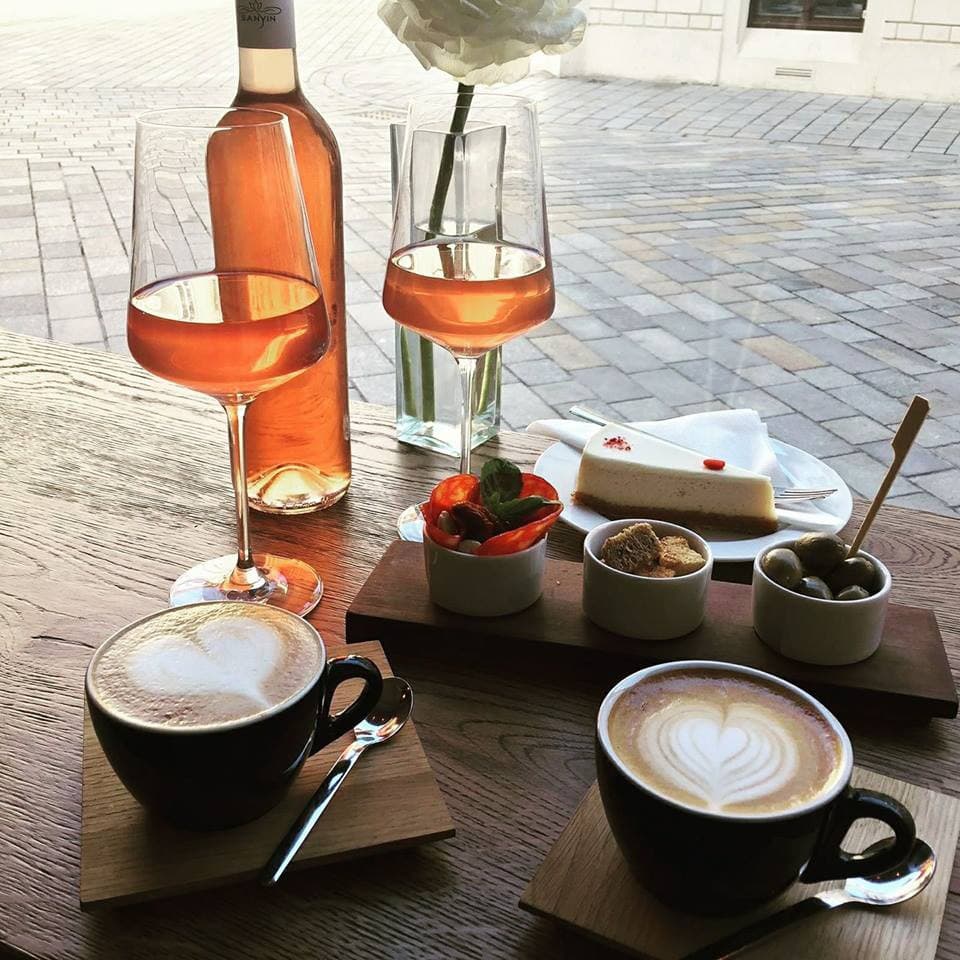 Kaviareň a bistro v