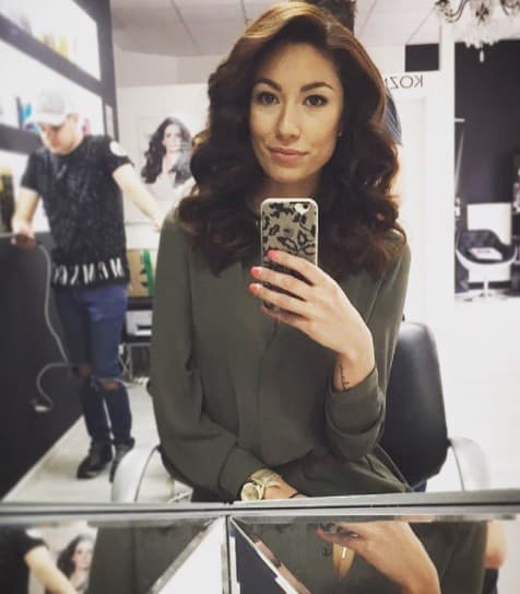 Daniela so sexi vlnitými