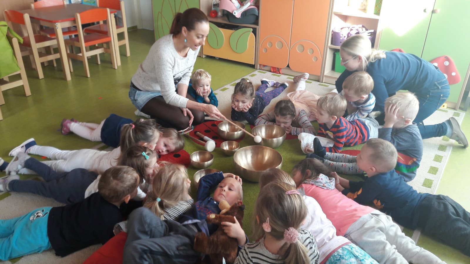 Deti pri sound healing