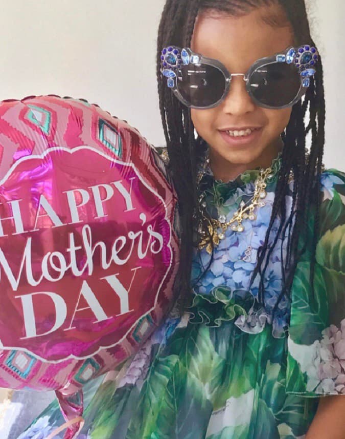Malá Blue Ivy sa