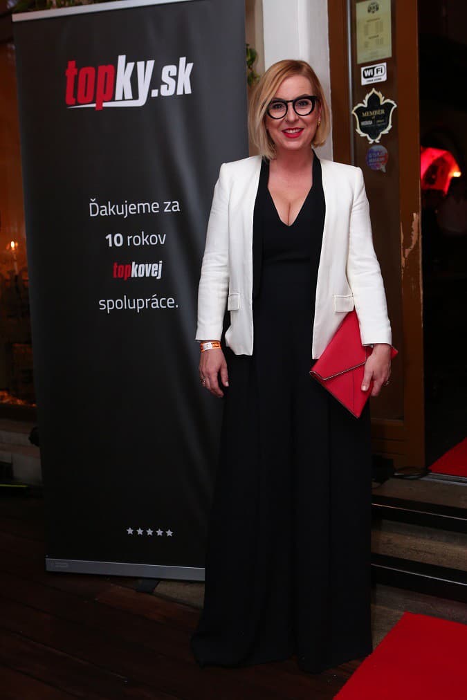 Nesmrteľnú čiernobielu kombináciu v