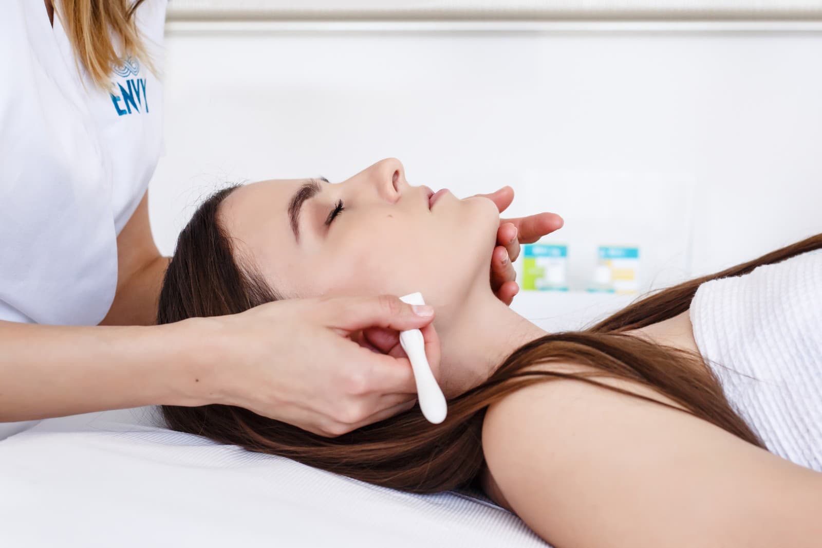 Novinka, ENVY THERAPY® Skin Stamp („pečiatka“), je kozmetický nástroj, určený na zvýšenie prieniku účinných látok z produktov do pokožky.