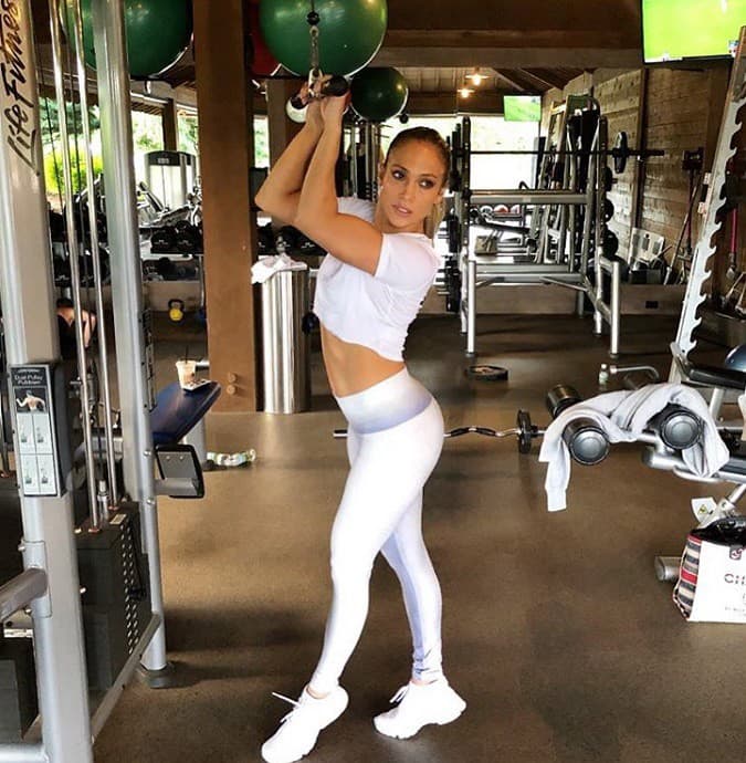 J Lo cvičila aj