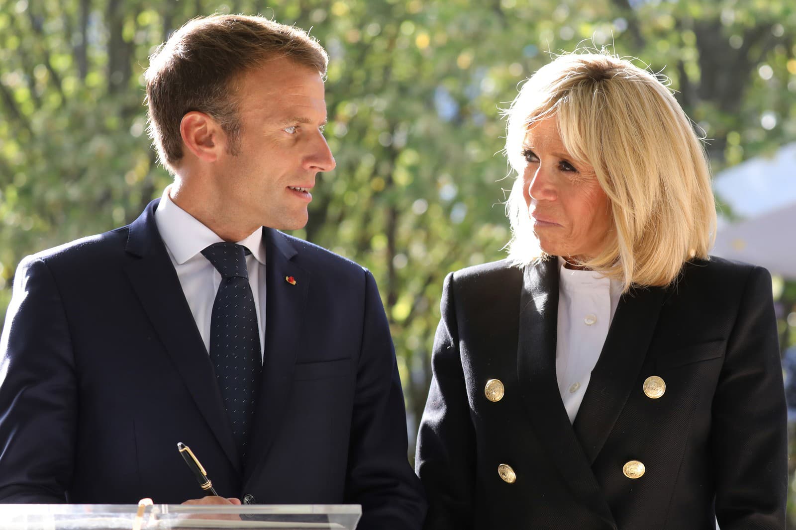 Brigitte Macron verí v
