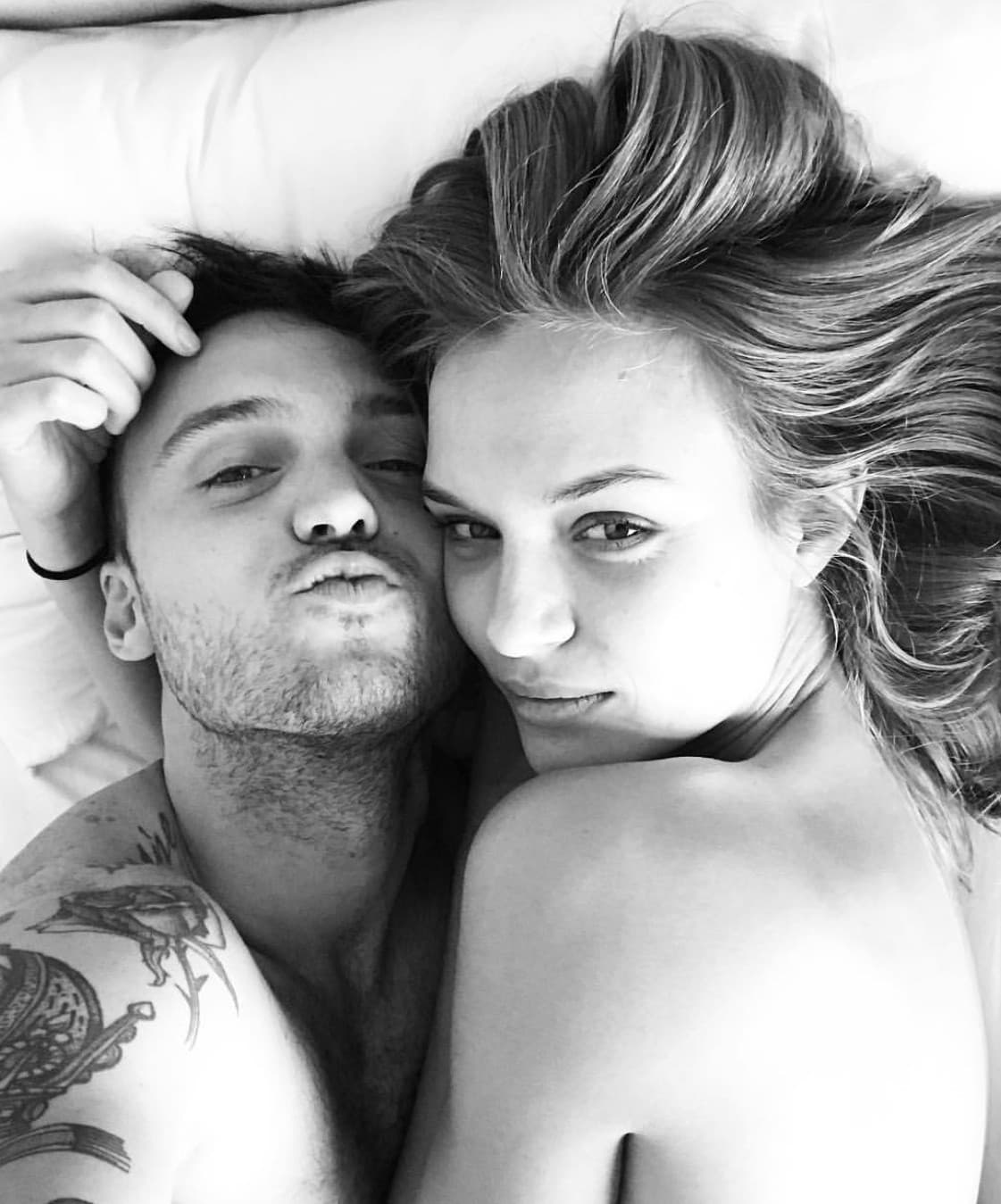 Josephine Skriver a Alexander