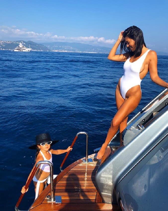 Kourtney sa v komentári