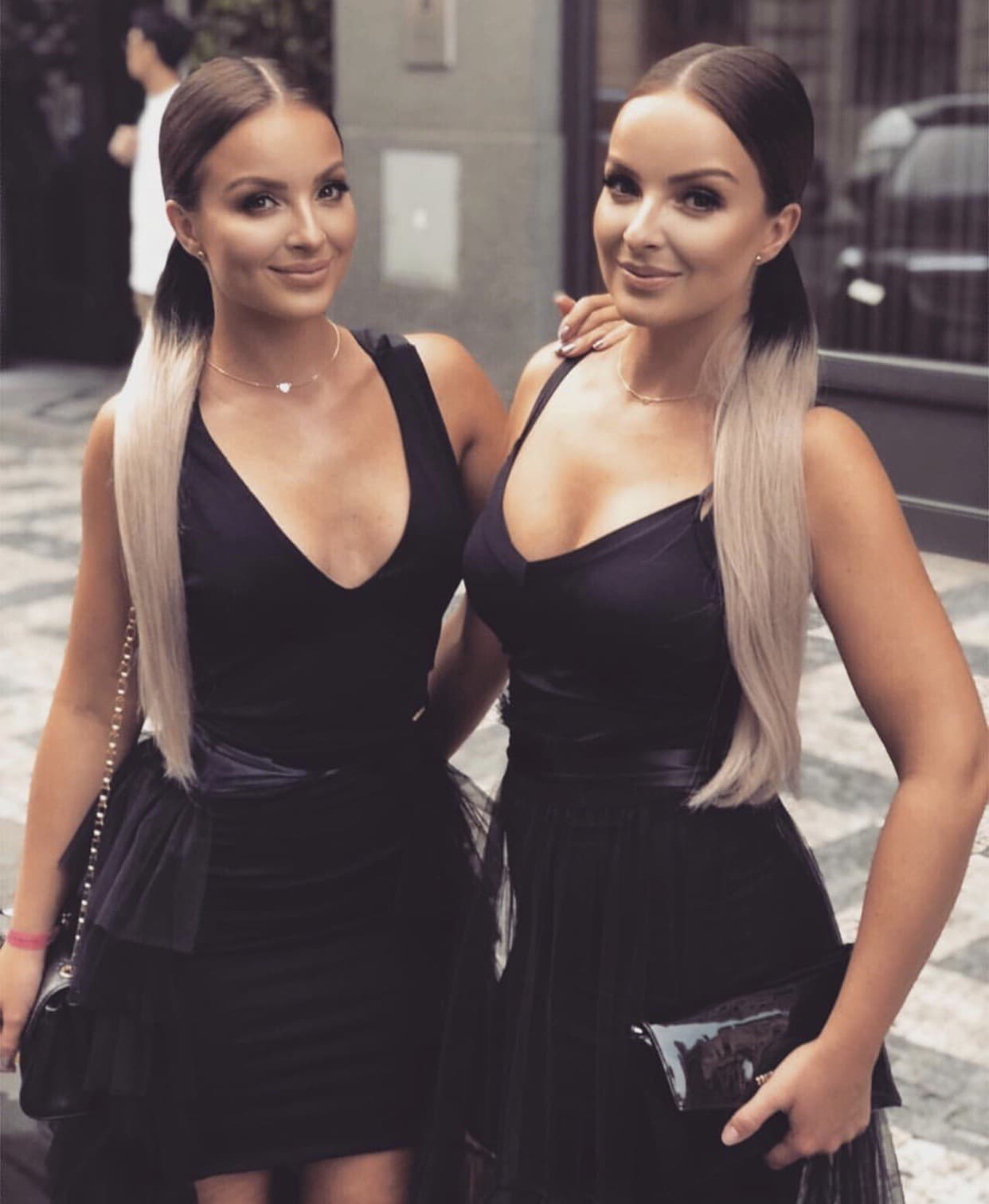 Veronika a Daniela sa