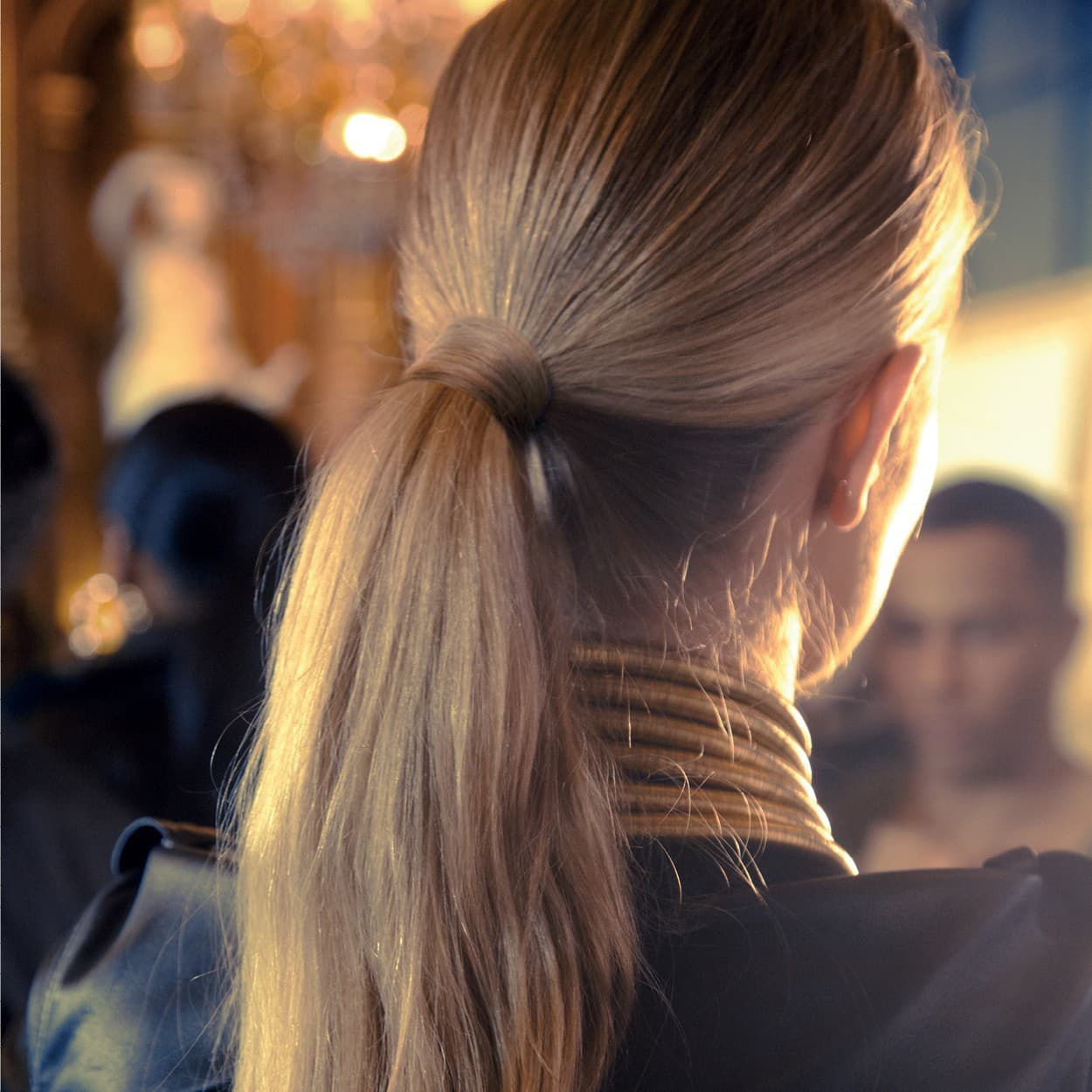Ponytail účes vám dodá