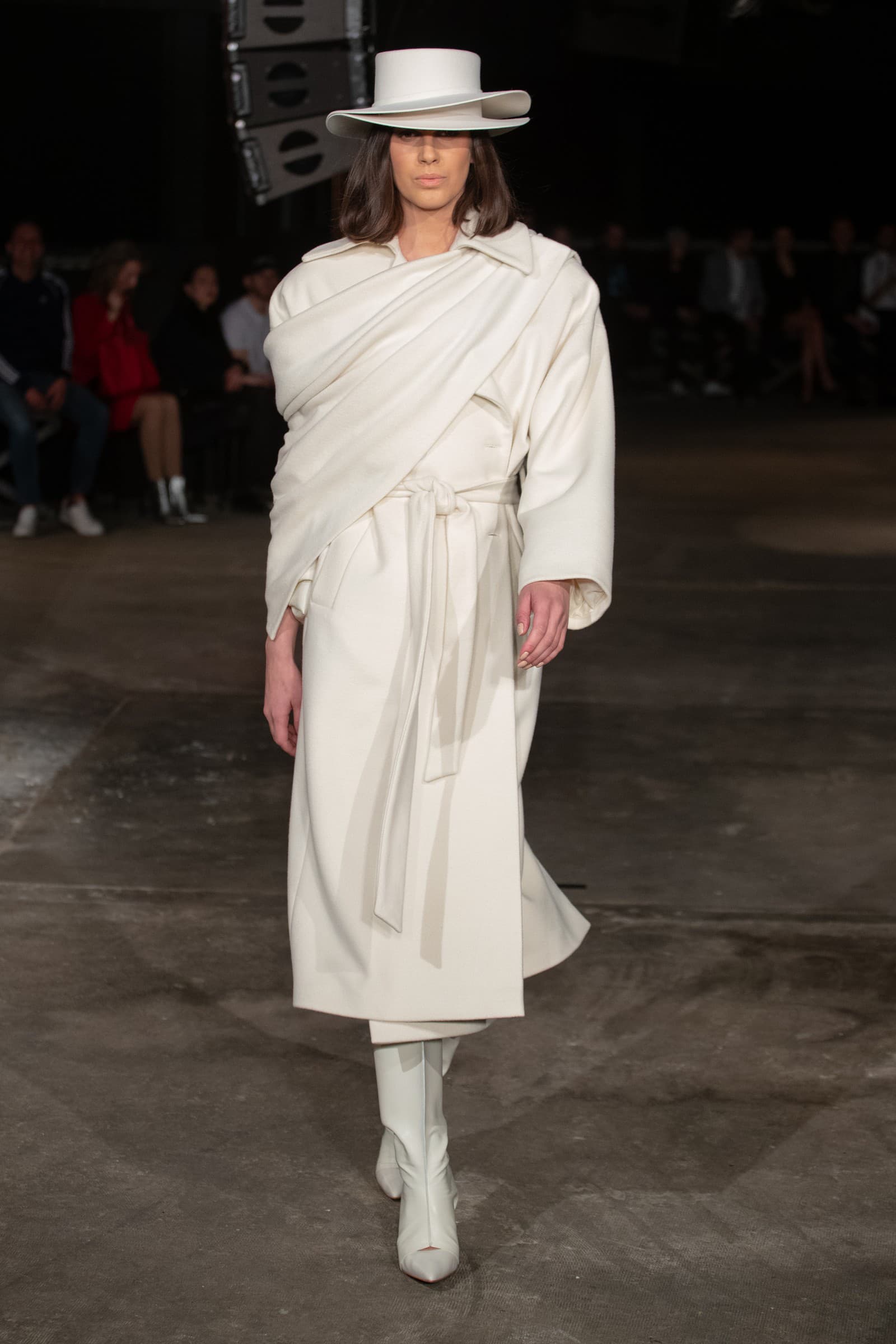 Prehliadku otvárala modelka Aneta