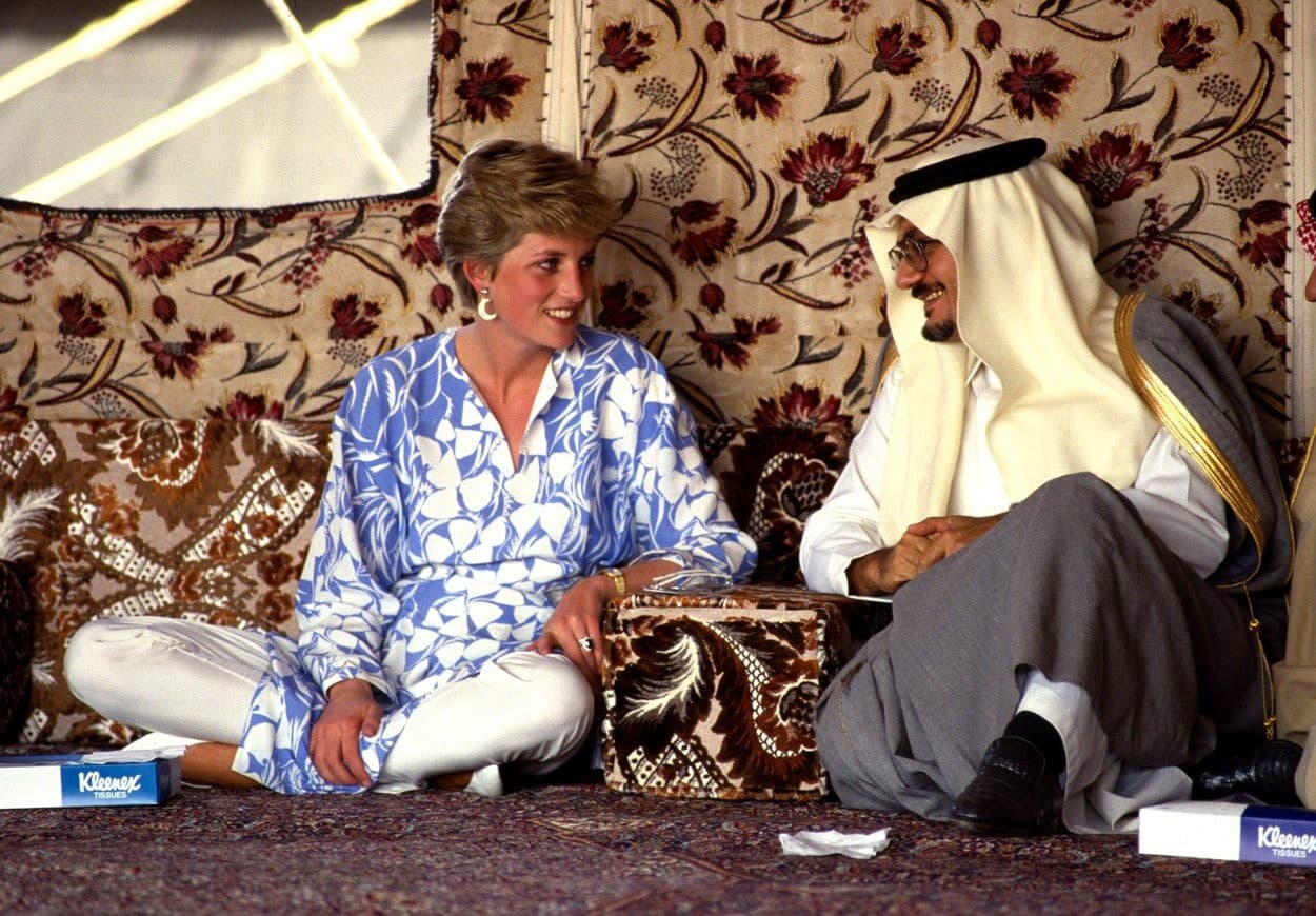 Do Abu Dhabi lietala