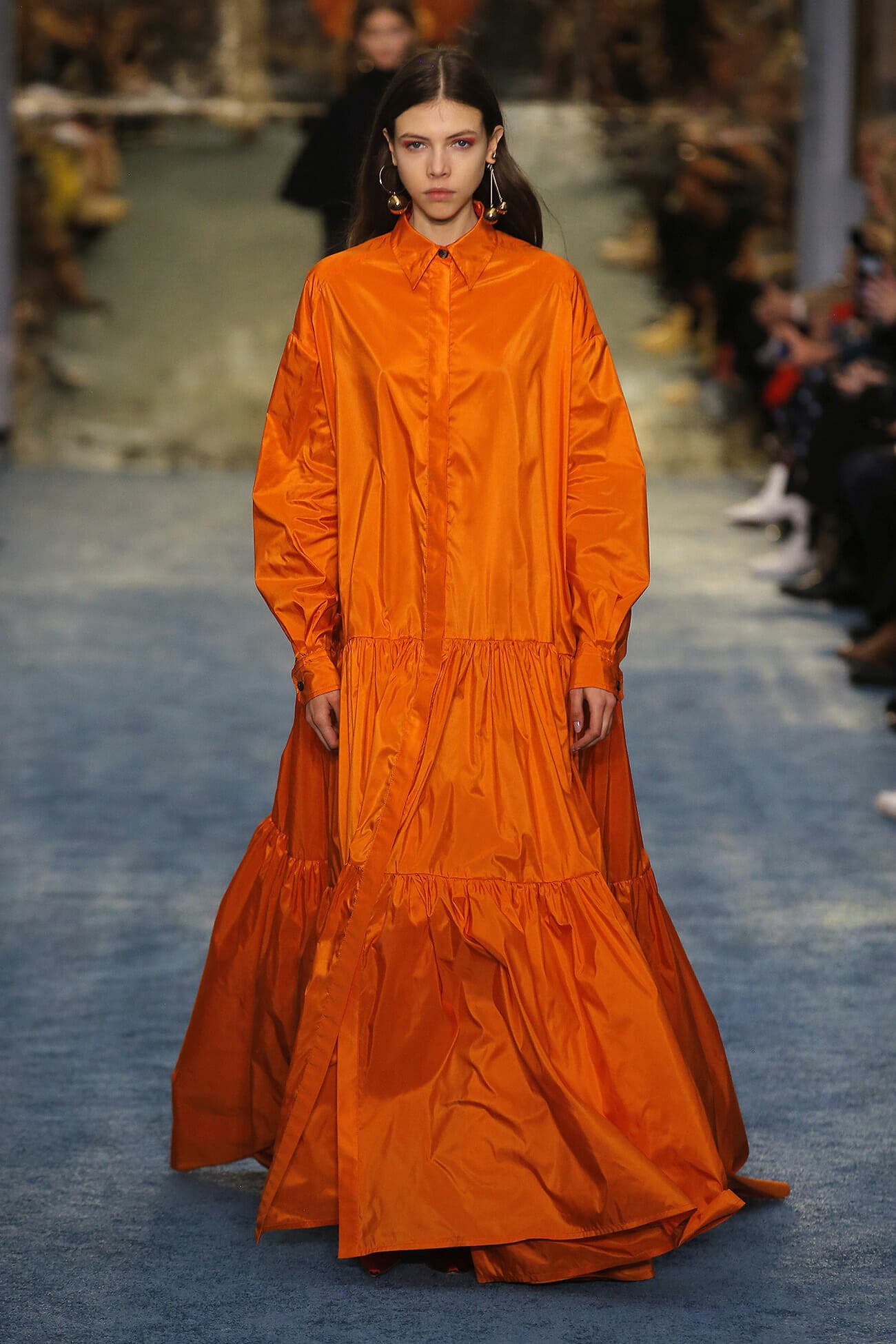 Tiger Orange je, podobne