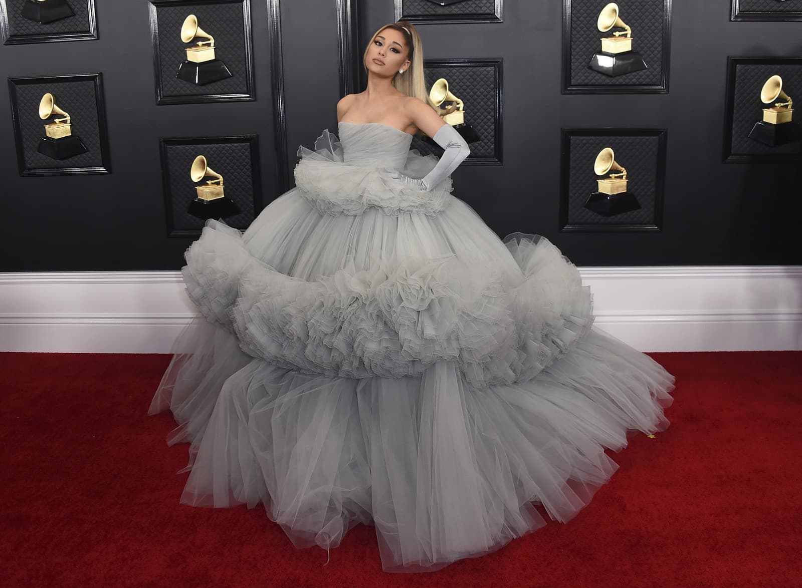Ariana Grande je jednou