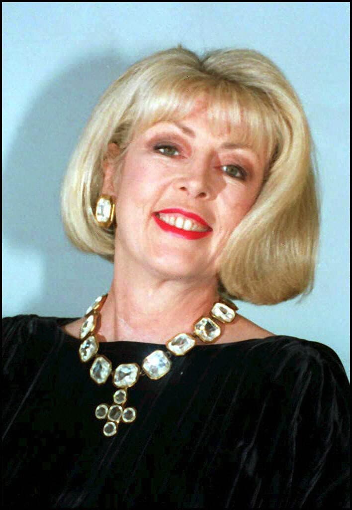 Lady Dale Tryon bola