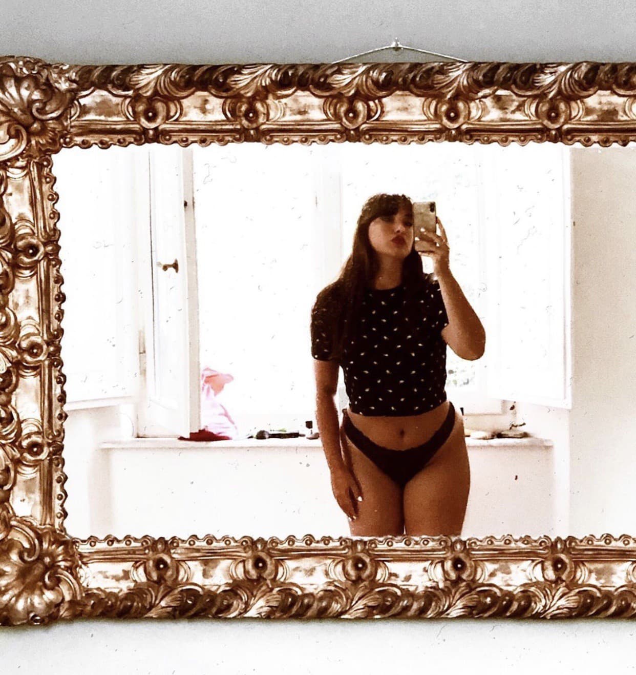Plus size modeling reprenzentuje