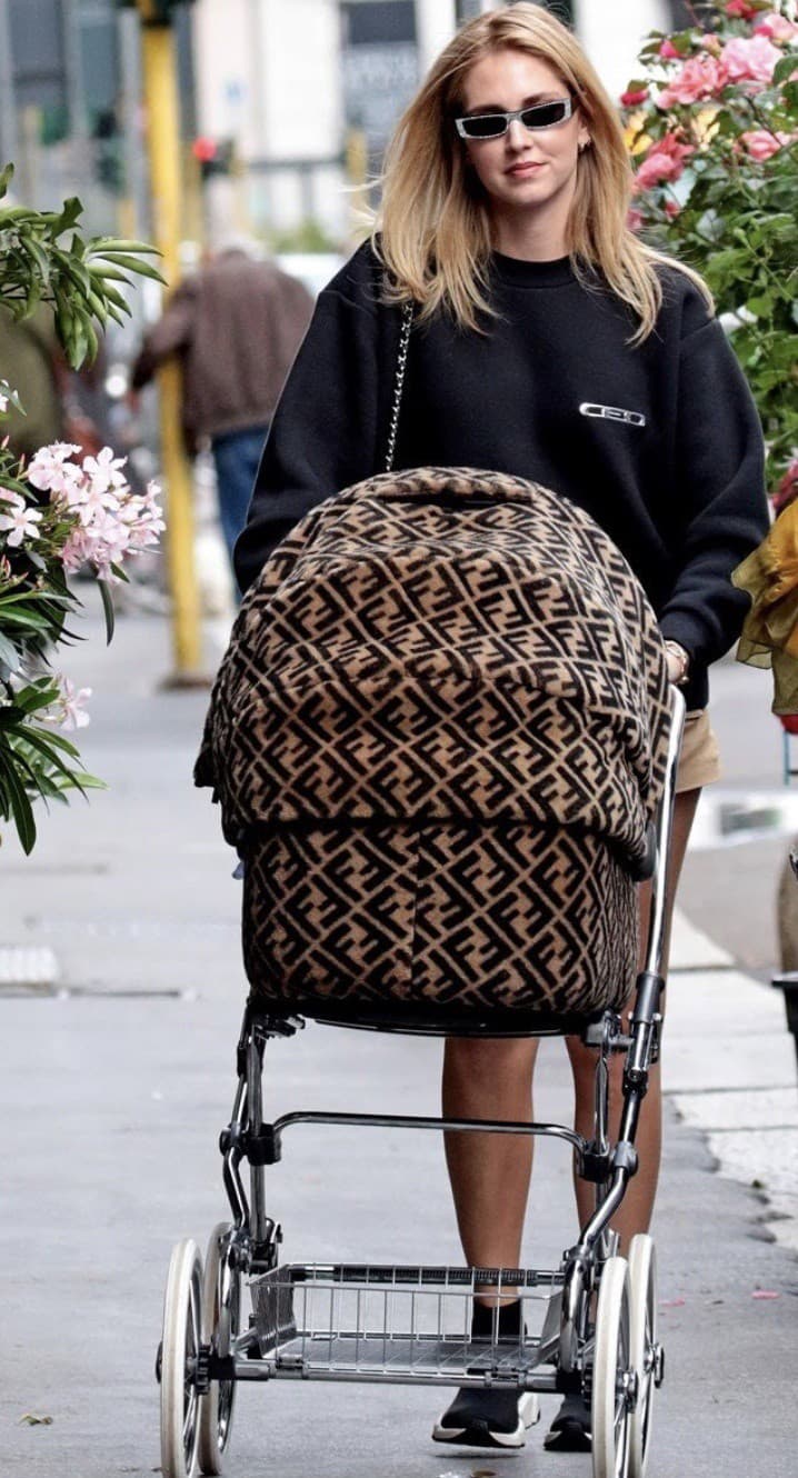 Chiara Ferragni vozila synčeka