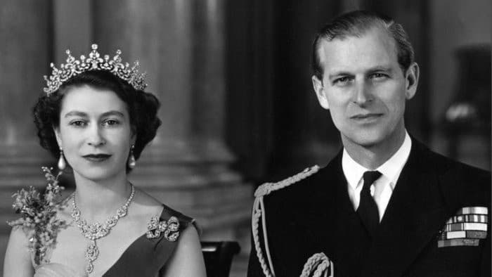 Čaká britskú kráľovskú rodinu