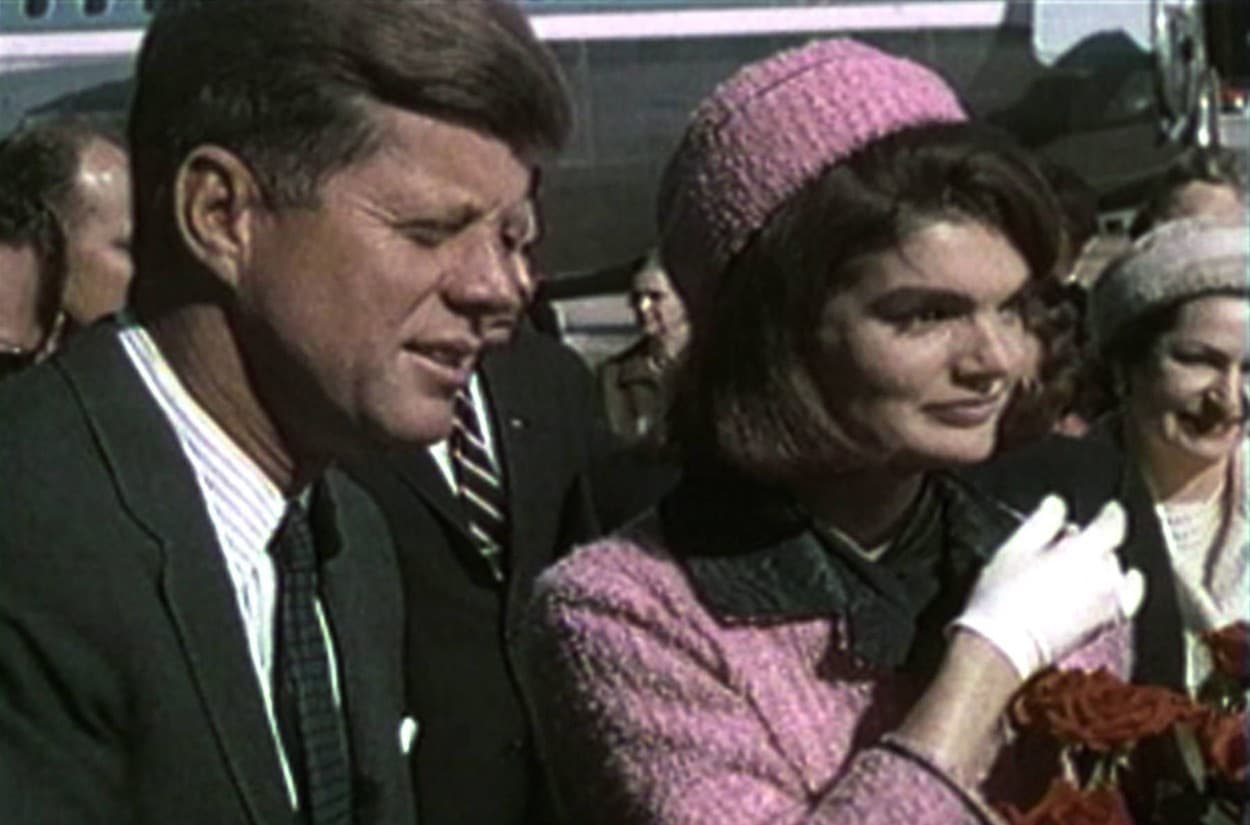 Dvorným dizajnérom Jackie Kennedy