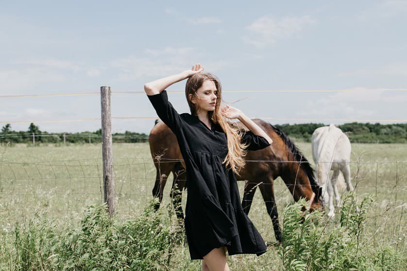 Basic šaty nájdete na