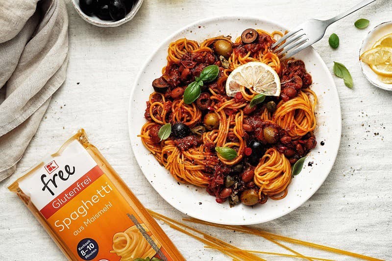 Veggie špagety alla puttanesca