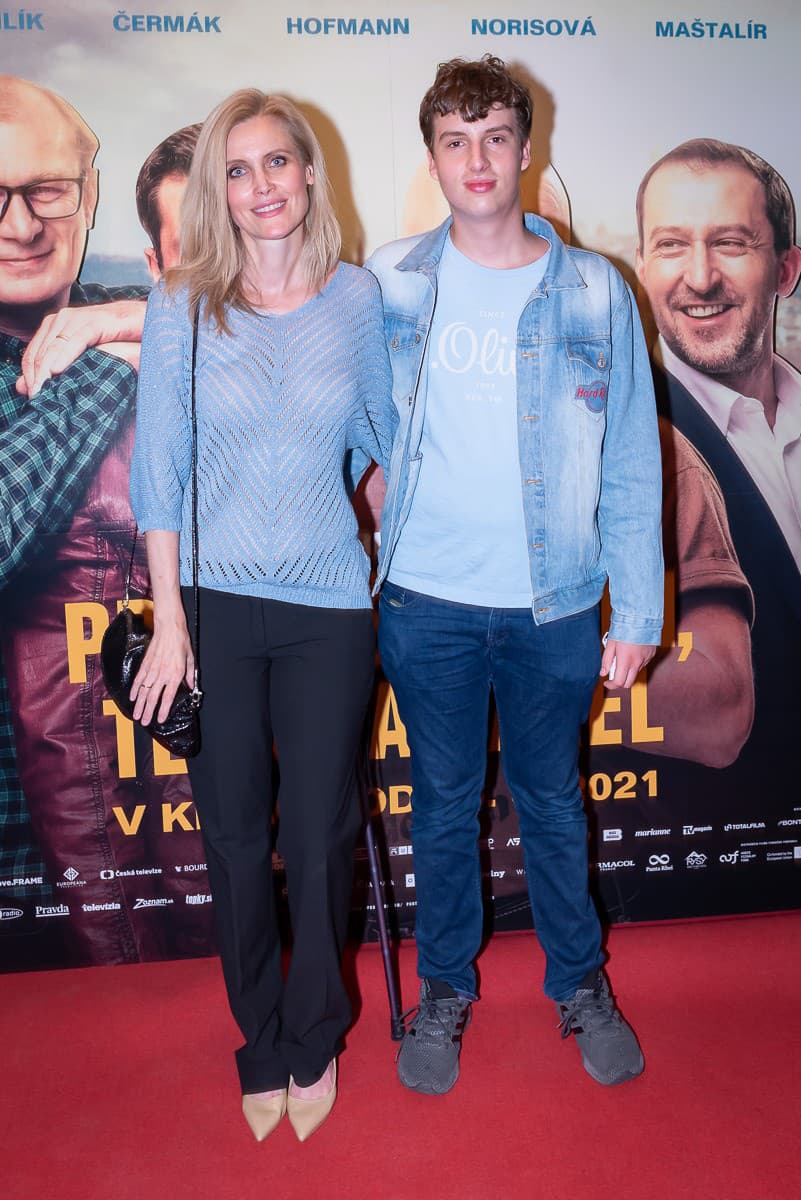 Premiéra filmu Prvok, Šampón,