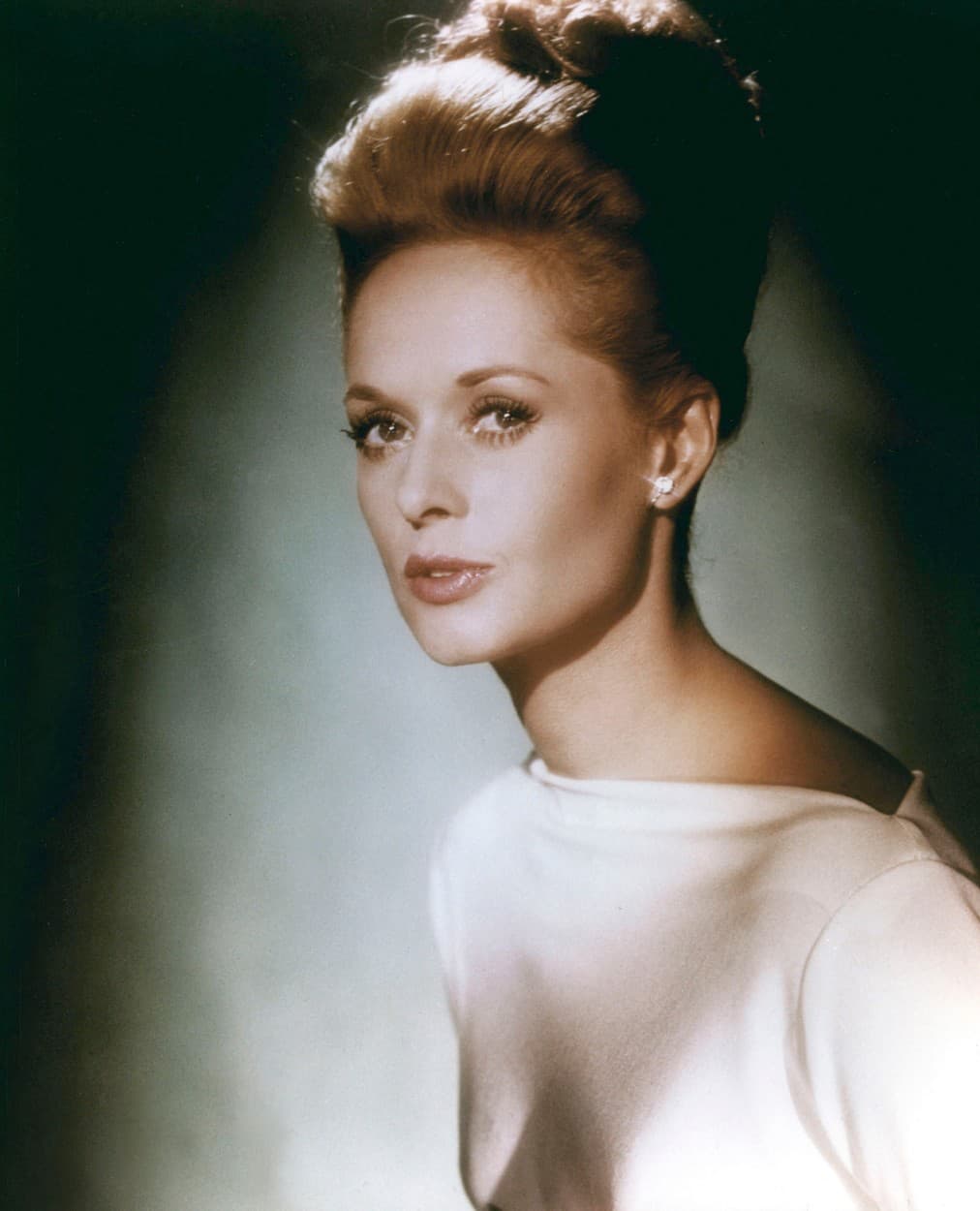 Krásna Tippi sa spočiatku