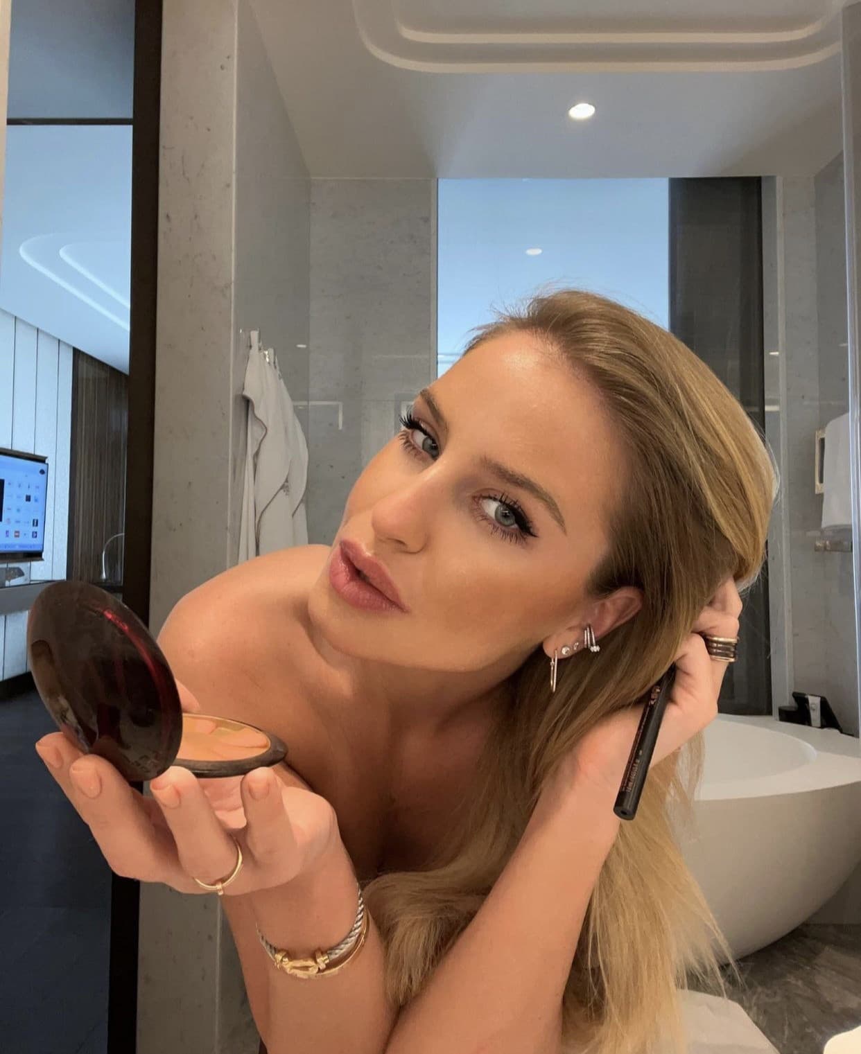 Minimalistický make - up
