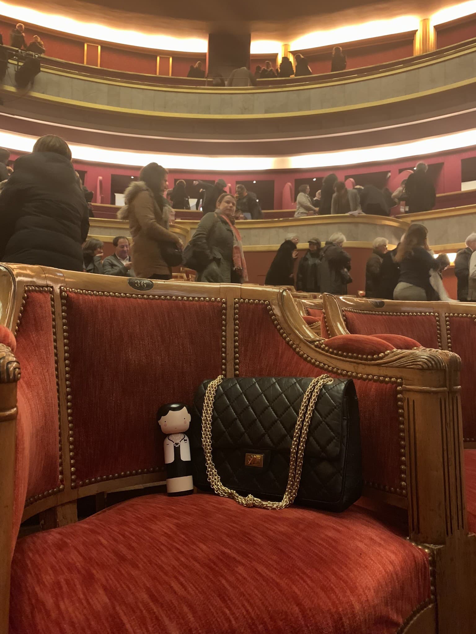 Théâtre des Champs-Élysées, kde