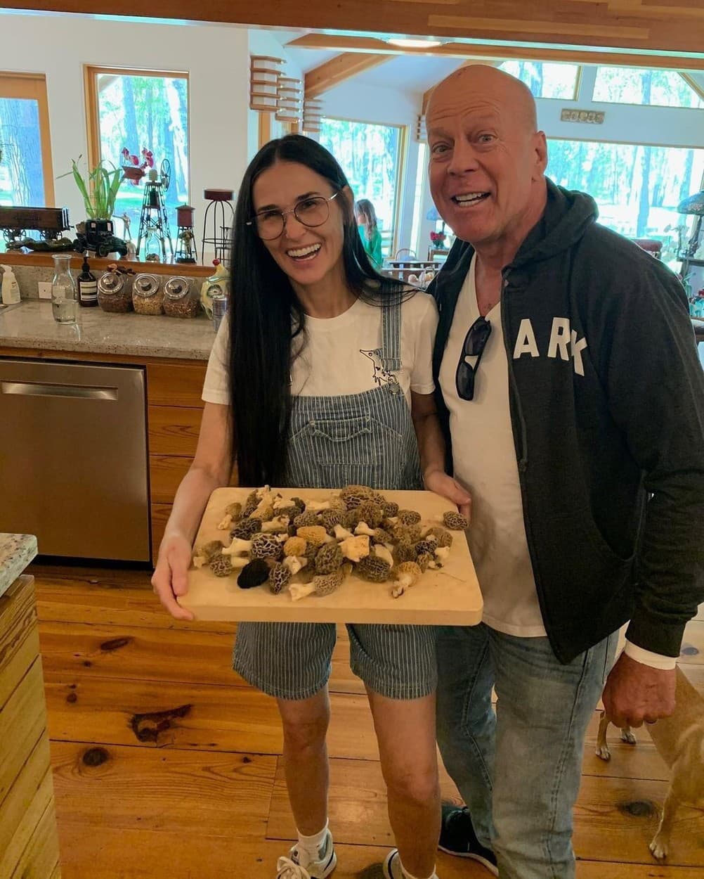 S Demi Moore má