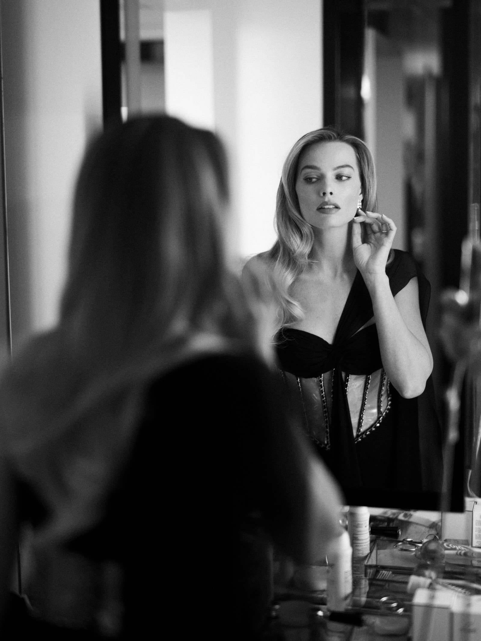 Margot Robbie v looku