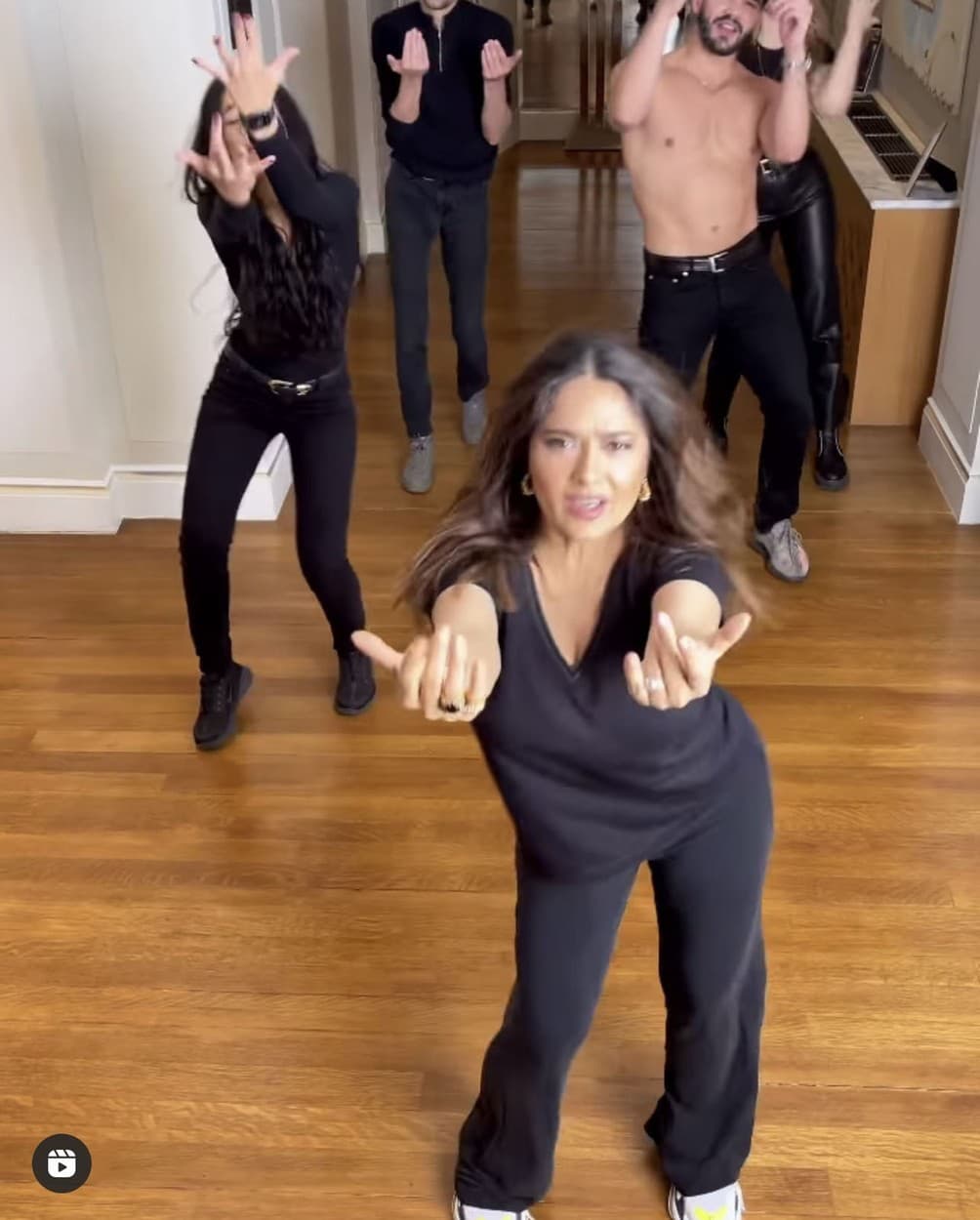 Salma Hayek sa udržiava
