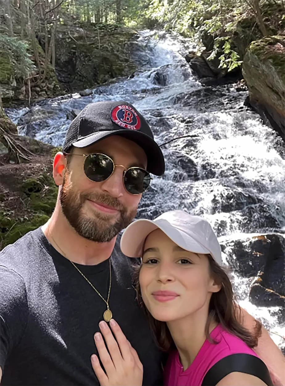 Chris Evans s Albou