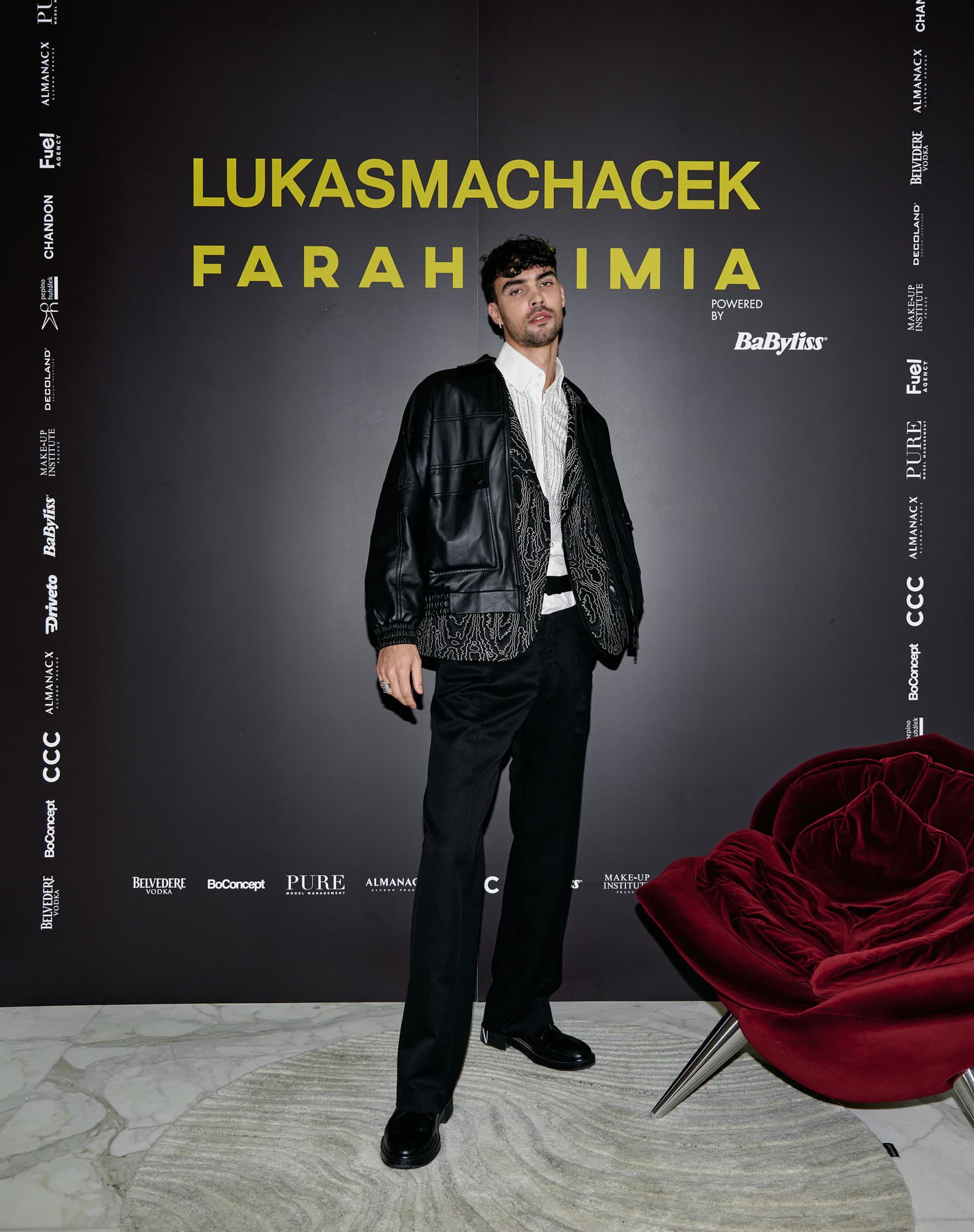 Spevák Adam Pavlovčin alias