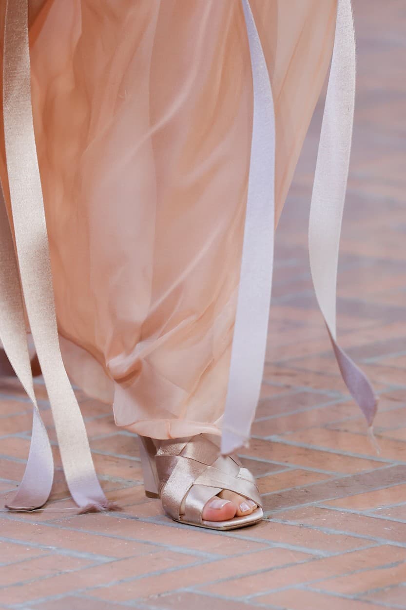 PANTONE 13-1023 Peach Fuzz