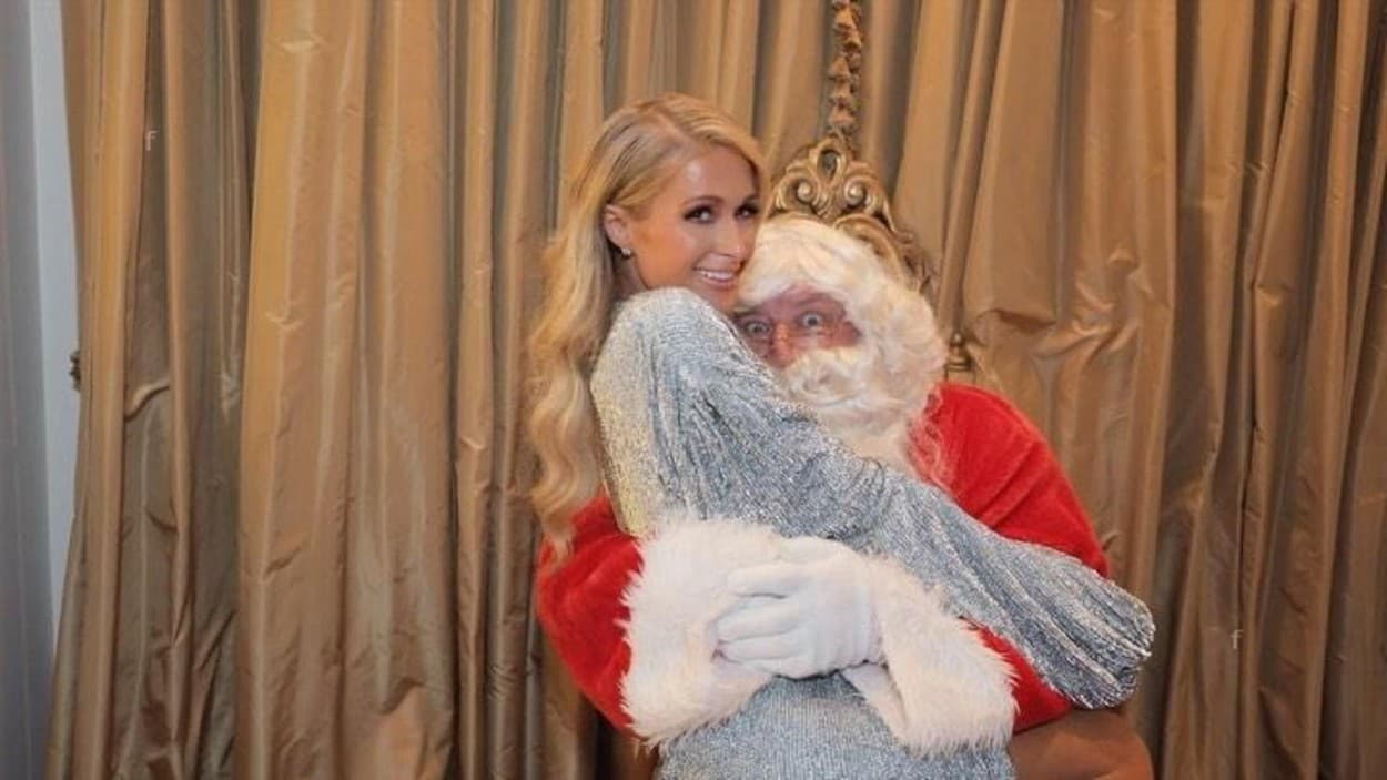 Paris Hilton si Vianoce