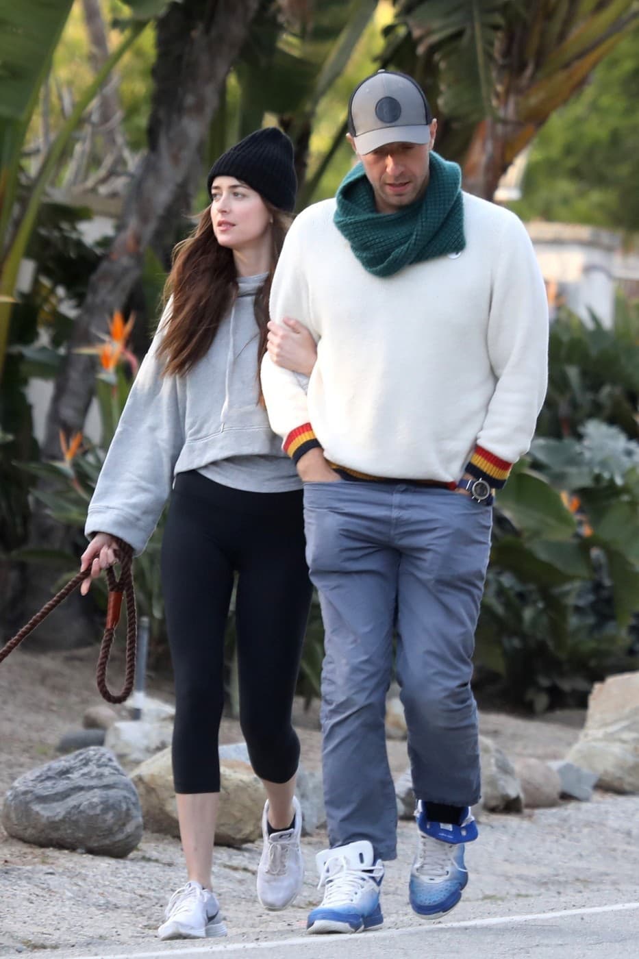 Dakota Johnson, Váhy, a