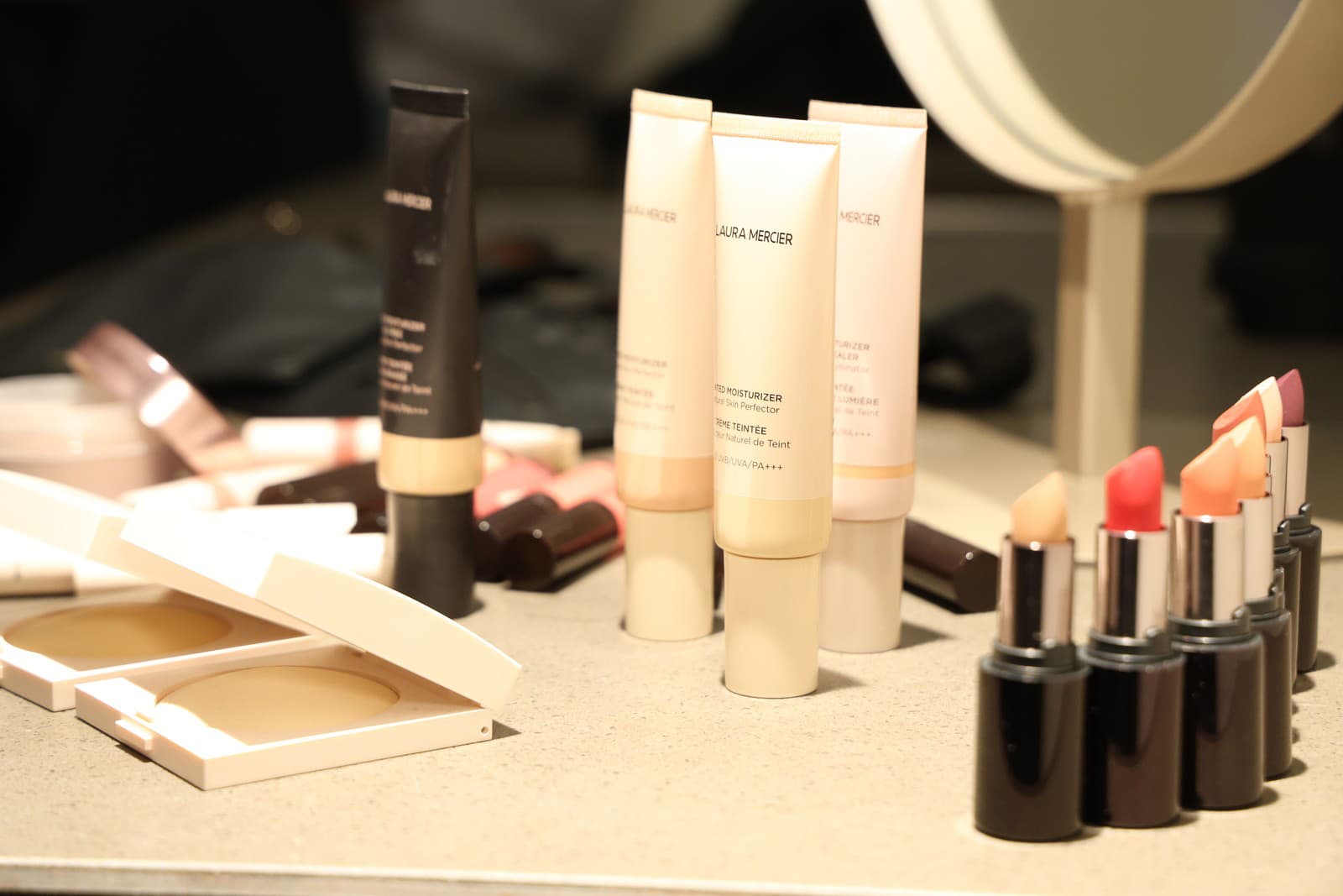 Backstage líčenie Laura Mercier