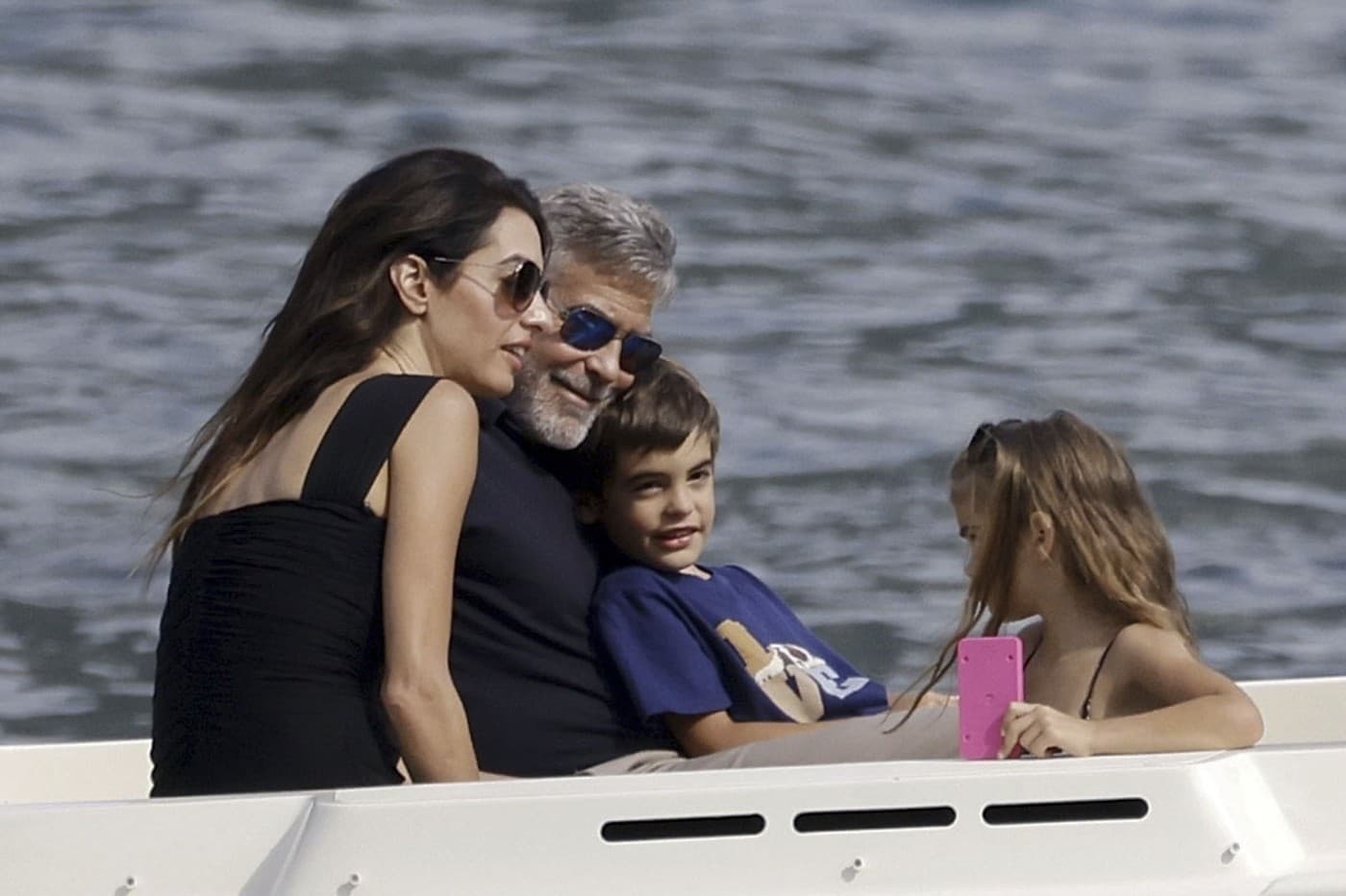 Amal Clooney prezradila, prečo