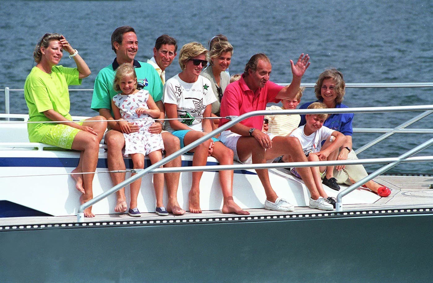 V auguste 1990 si Charles, Diana a deti užívali aj čas na jachte kráľa Juana Carlosa. 