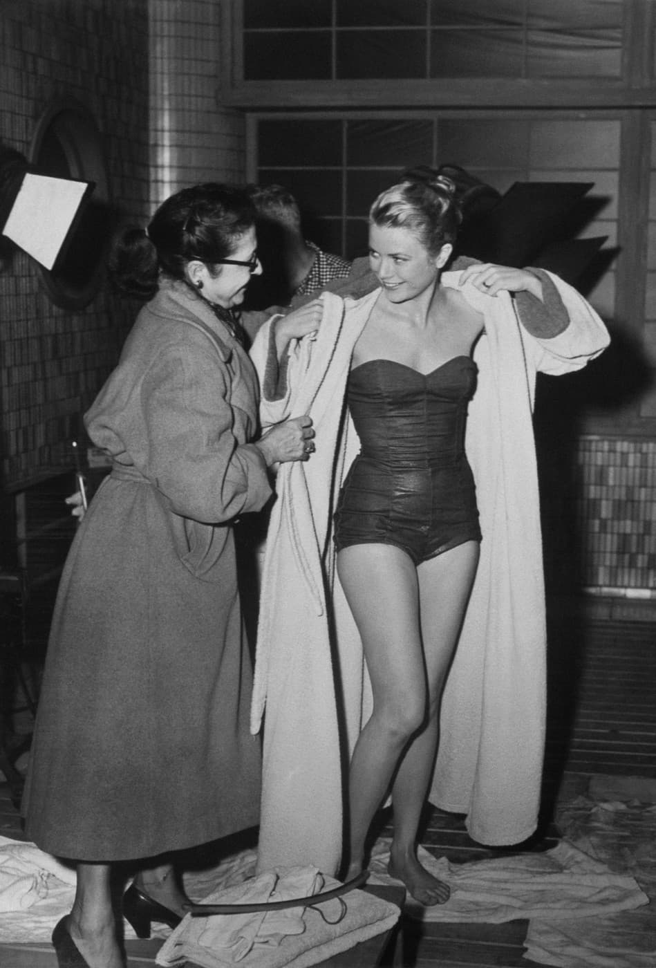 Grace Kelly, oscarová herečka, módna ikona a neskôr monacká kňažná, sa rozhodla vymeniť svet reflektorov za život, ktorý pripomínal rozprávku
